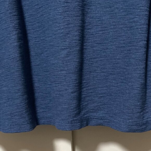 Bundle of 2 size XL, long sleeve, waffle knit shirts. - Picture 15 of 15